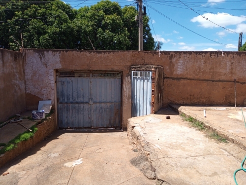 Casa à Venda no Lago Azul em Araçatuba/SP