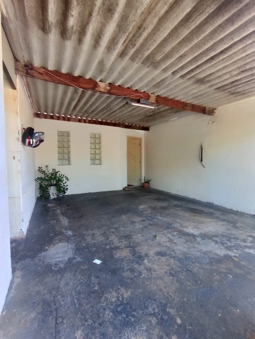 Casa à Venda no Conjunto Habitacional Hilda Mandarino em Araçatuba/SP