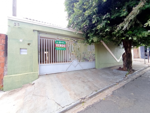 Casa à Venda no Conjunto Habitacional Nossa Senhora Aparecida em Araçatuba/SP