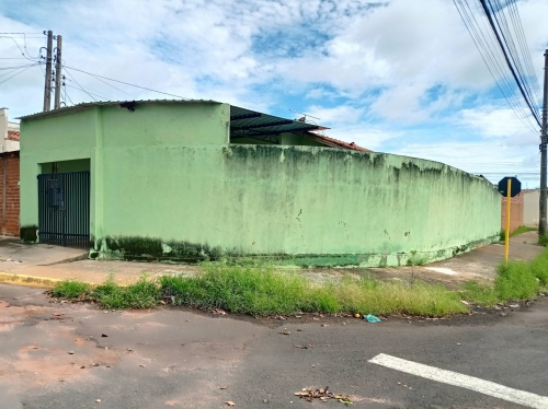 Casa à Venda no Aeroporto em Araçatuba/SP