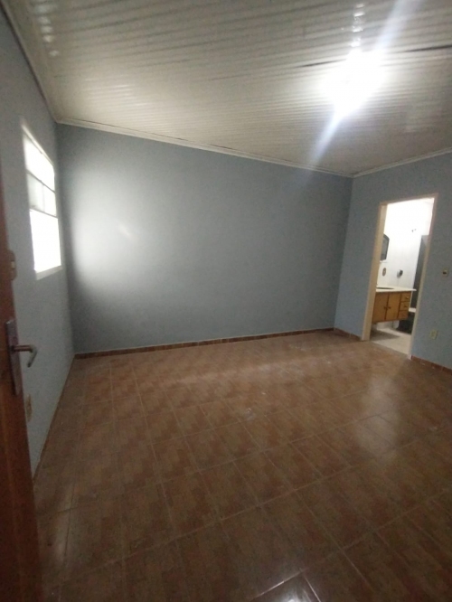 Casa à Venda no Conjunto Habitacional Claudionor Cinti em Araçatuba/SP