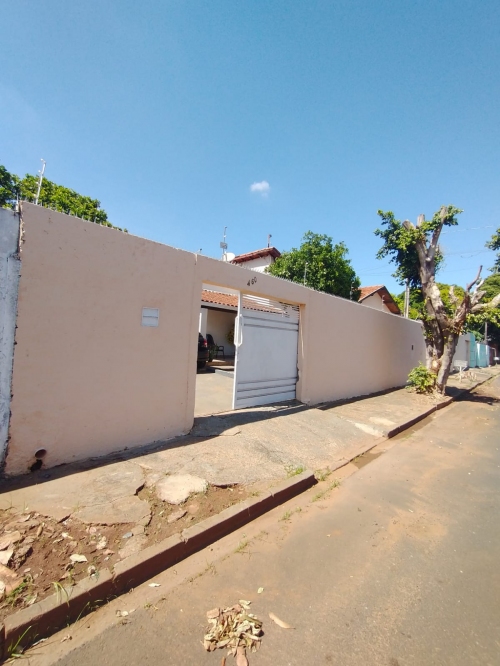 Casa à Venda no Parque Industrial em Araçatuba/SP