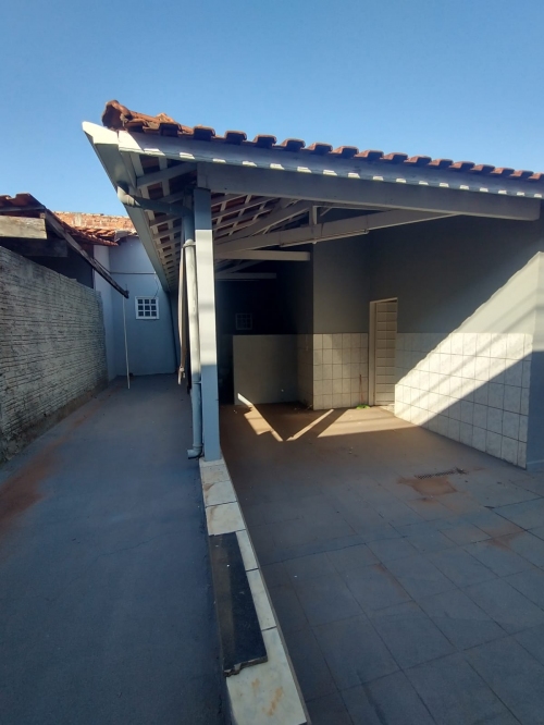 Casa para alugar ou venda no Conjunto Habitacional Hilda Mandarino em Araçatuba/SP