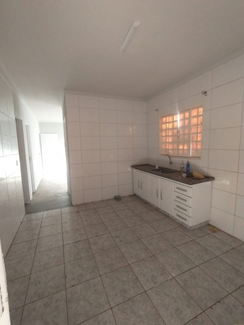 Casa para alugar ou venda no Conjunto Habitacional Hilda Mandarino em Araçatuba/SP